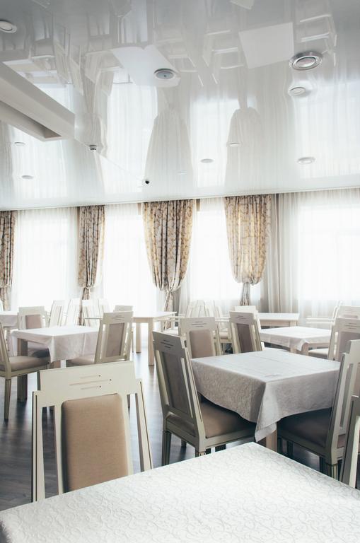 Sovskiye Prudy Hotel Kiev Exterior foto